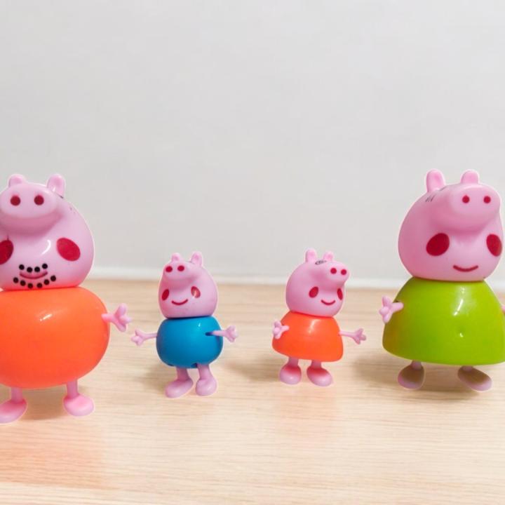 Peppa Pig Family Toy Set – Adorable Replica for Fun-Filled Play