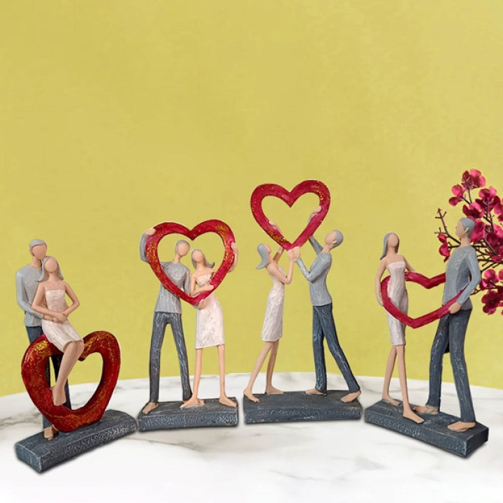 Romantic Heart Couple Idol Set of 4- Symbol of Everlasting Love