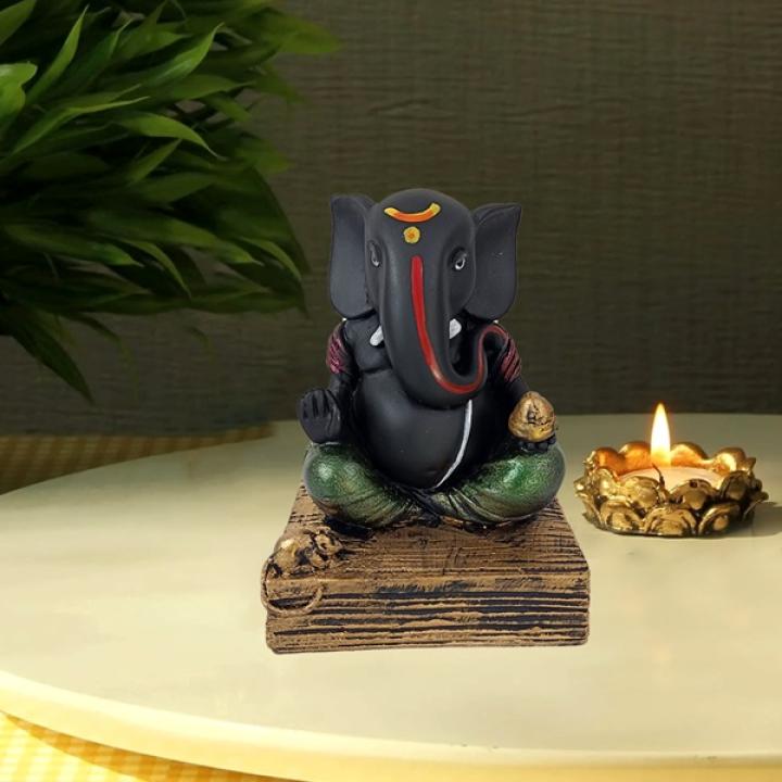 Set of 8 Exquisite Ganesha Idols - Embrace Divine Blessings