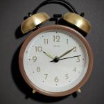 Premium Analog Alarm Clock – Timeless Elegance & Reliable Wake-Up Companion