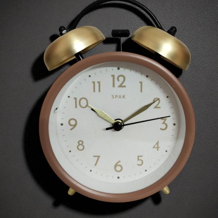 Premium Analog Alarm Clock – Timeless Elegance & Reliable Wake-Up Companion
