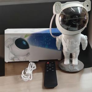 Robot Space Projector with Remote – Bring the Cosmos Home!