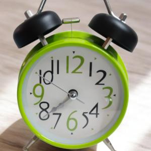 Brighten Your Mornings with Our Analog Alarm Clock - Classic and Reliable