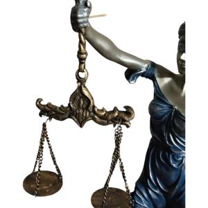 Justice Lady Idol - Symbol of Fairness & Integrity for Home, Office, or Legal Decor