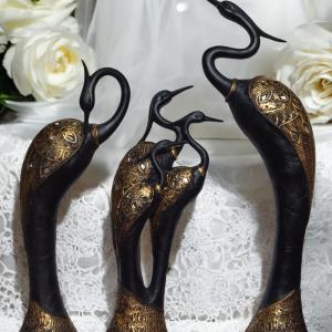 Swan Family Set of 3 Idols - Elegant Home Decor for Peace & Harmony
